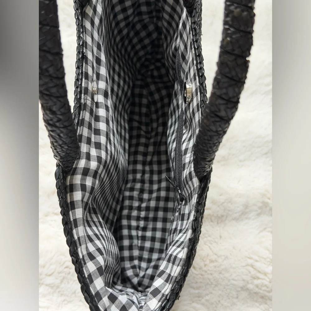 Black Woven Straw Tote Bag with Crochet Floral Accents - Picture 9 of 12